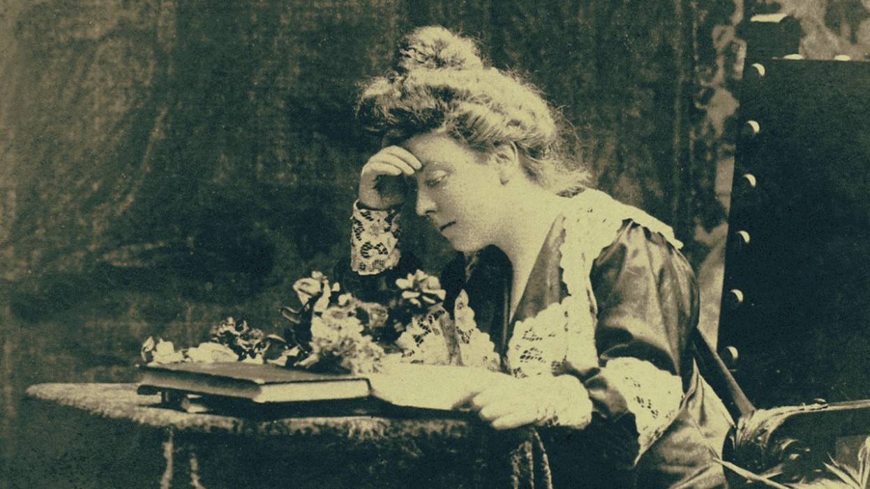 Portrait of Hannah Lynch