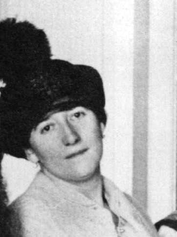 Portrait of Lili Den